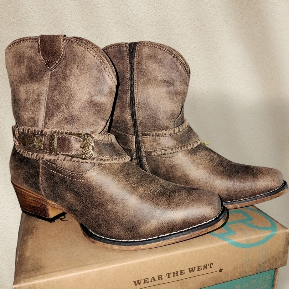 Roper Nelly Cowboy Boot Brown Country Vintage Shorty Snip
